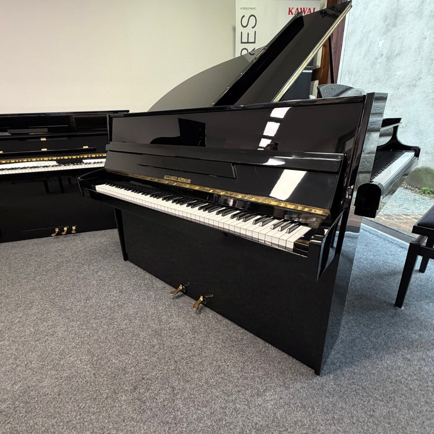 ALEXANDER HERRMANN Klavier 110M Occasion schwarz Lack Bj. 1985 , guter Zustand (gebraucht) - Musik-Ebert Gmbh