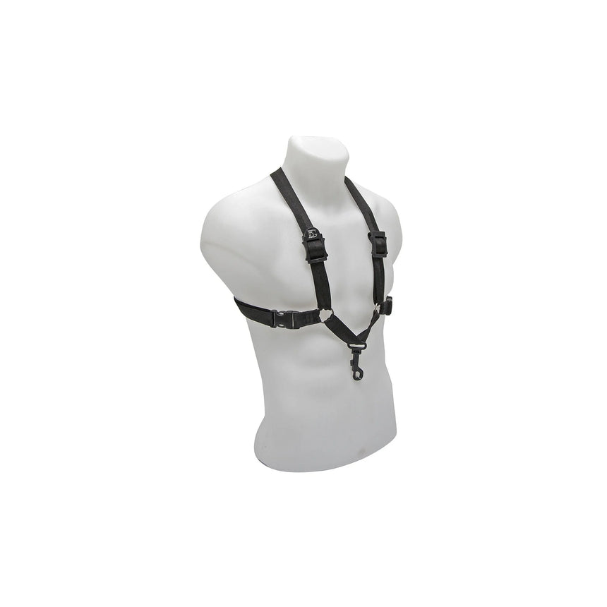 Harnais de saxophone BG S40SH noir pour homme M/L – vue de face en biais sur mannequin