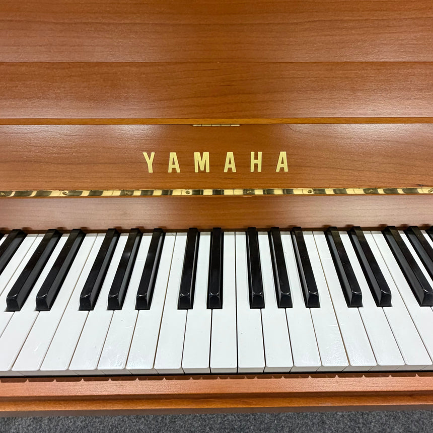 Yamaha Klavier P 121 kirsche satiniert Occasion Bj. 2002, Bestzustand (gebraucht) - Musik-Ebert Gmbh