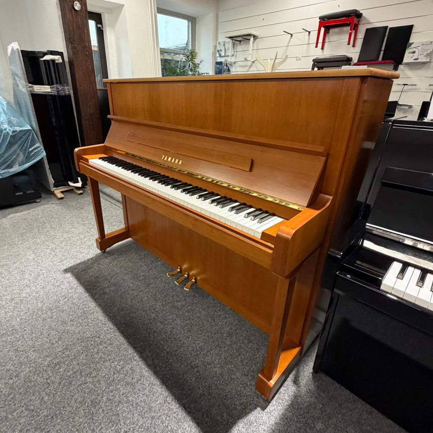 Yamaha Klavier P 121 kirsche satiniert Occasion Bj. 2002, Bestzustand (gebraucht) - Musik-Ebert Gmbh