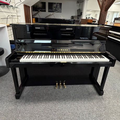 Yamaha Klavier SU 118 C schwarz poliert Occasion Bj. 1991 sehr guter Zustand (gebraucht) - Musik-Ebert Gmbh