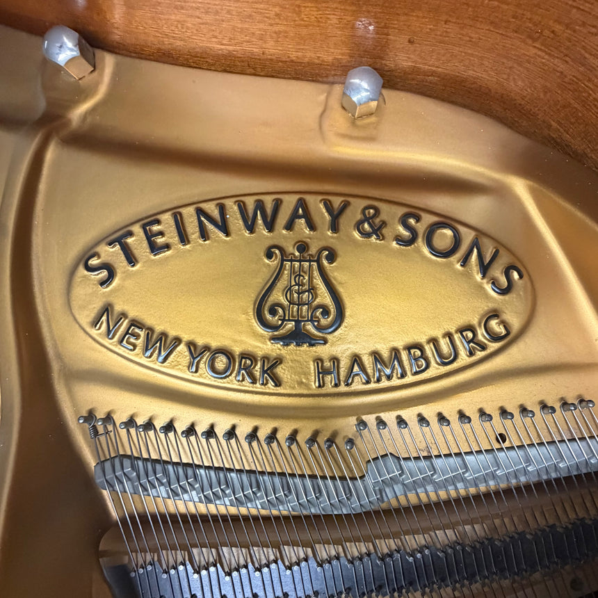 Steinway & Sons Flügel Mod. O schwarz poliert Occasion Bj. 1985, original in Hamburg gefertigt Bestzustand mit Klavierbank (gebraucht) - Musik-Ebert Gmbh