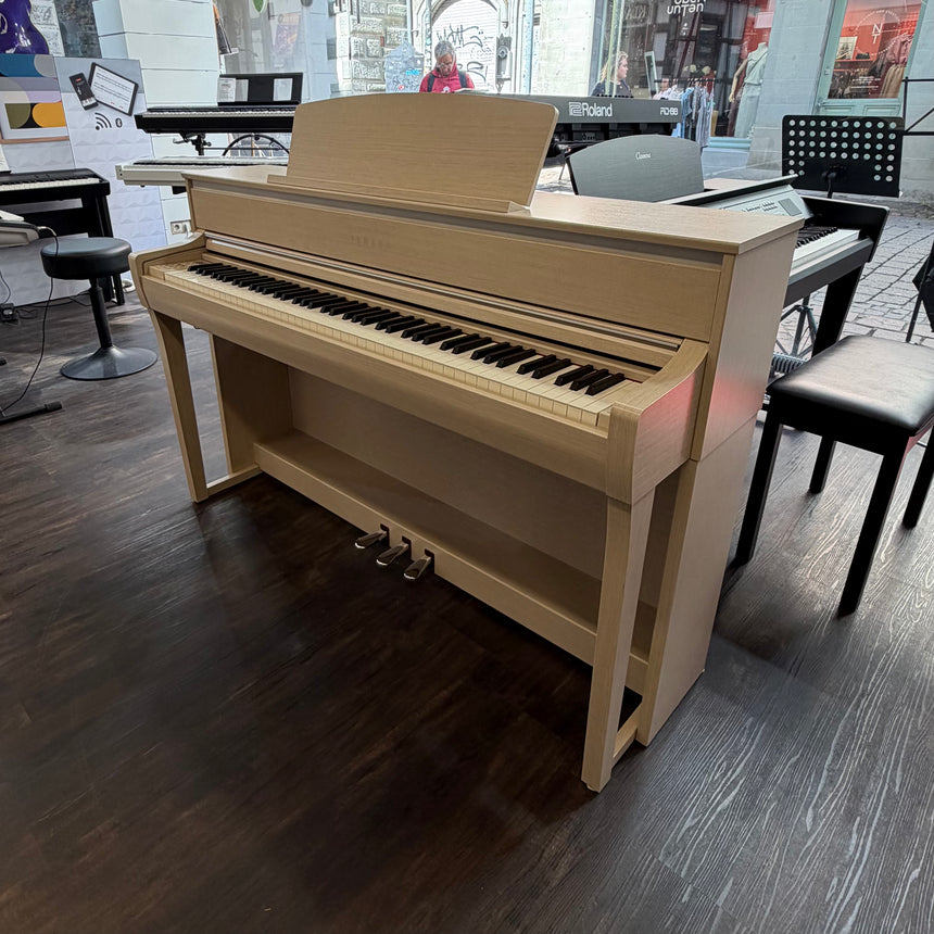 Yamaha E - Piano CLP - 675 white ash Occasion, sehr guter Zustand Bj. 2020 (gebraucht) - Musik-Ebert Gmbh