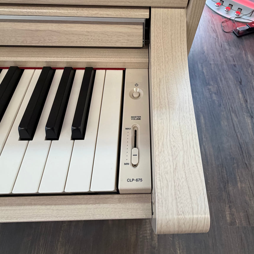 Yamaha E - Piano CLP - 675 white ash Occasion, sehr guter Zustand Bj. 2020 (gebraucht) - Musik-Ebert Gmbh