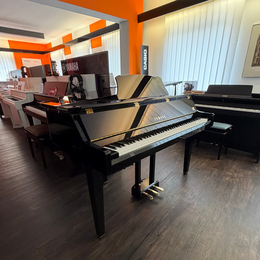 Yamaha Gran Touch GT 2 schwarz poliert Occasion Bj. 2011 (gebraucht) - Musik-Ebert Gmbh