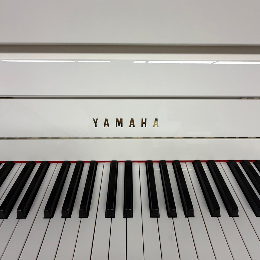 Yamaha Klavier M1JR Occasion – weiß poliert, Bj. 1986, Made in Japan (gebraucht)