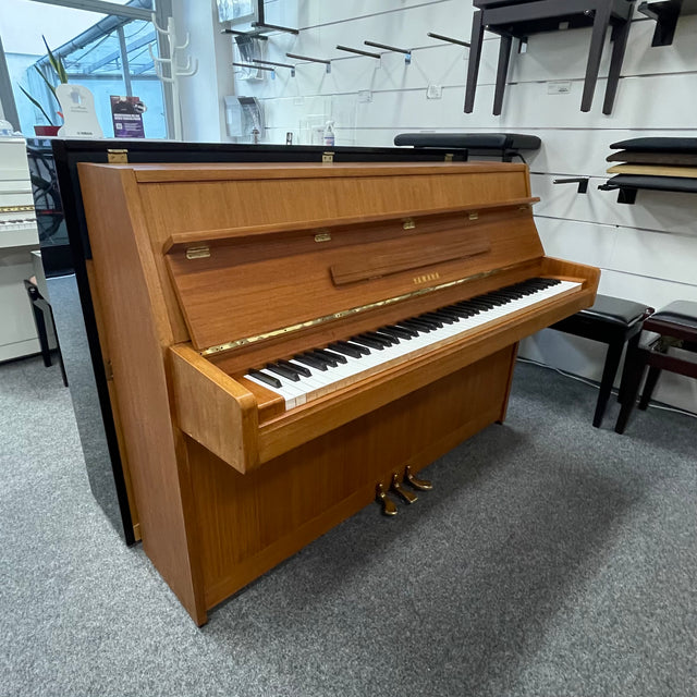 Yamaha Klavier M1J Nussbaum Bj. 1978 (gebraucht) - Musik-Ebert Gmbh