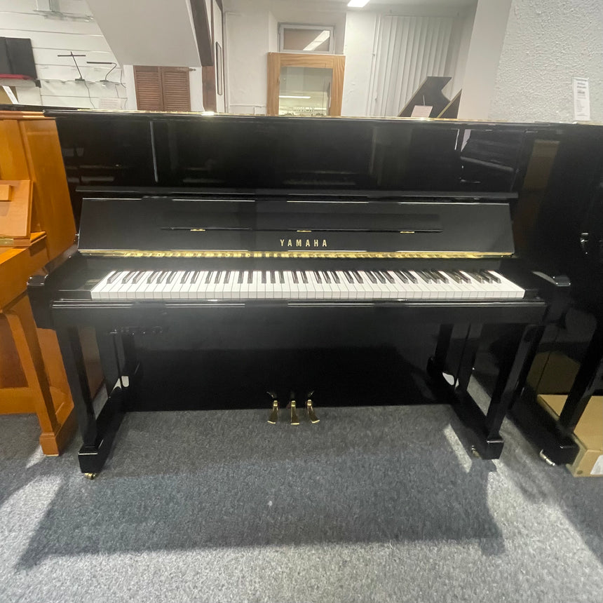 Yamaha Klavier P 121 SG Silent schwarz poliert Occasion Bj. 2010, sehr guter Zustand, neuwertig (gebraucht) - Musik-Ebert Gmbh