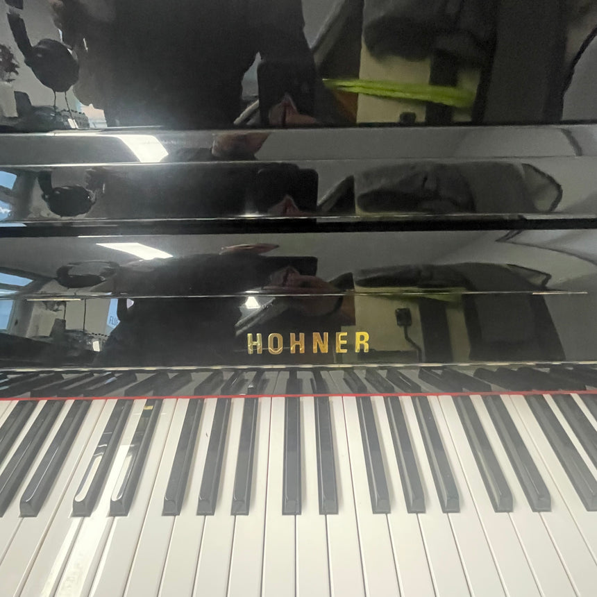 HOHNER Klavier 106 Occasion schwarz poliert Bj. 1992, guter Zustand (gebraucht) - Musik-Ebert Gmbh