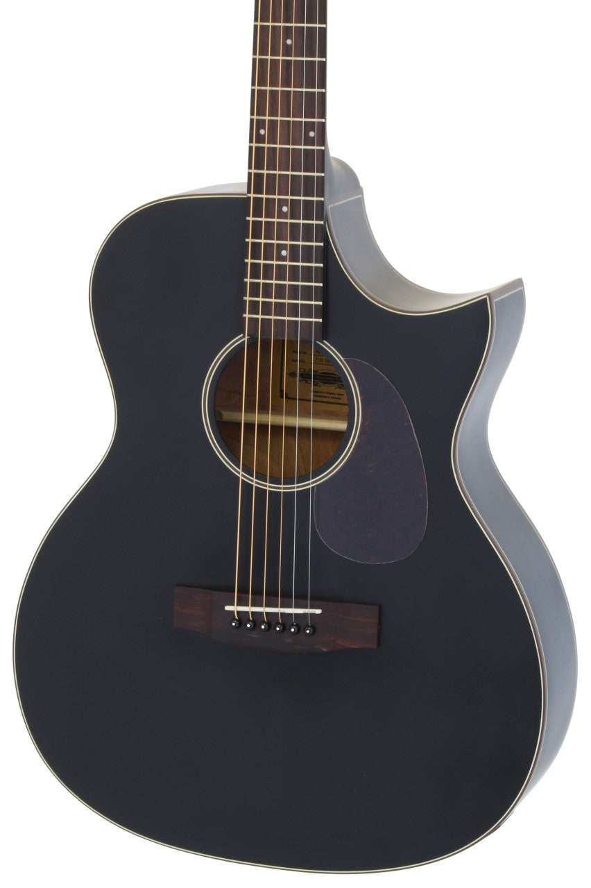 ARIA 101 CE MTBK Akustikgitarre schwarz matt mit Tonabnehmer Set inkl. Tasche, Gurt, Kapodaster und Tuner