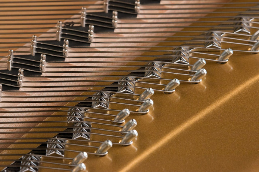 Duplex-Saitenabschnitte des Kawai GL-50, Detail aus der Hersteller-Modellgalerie