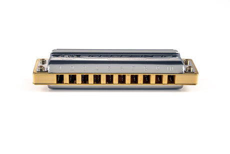 Harmonica Hohner Marine Band Crossover, acier inoxydable et bambou – vue avant des ouvertures