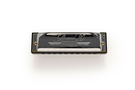 HOHNER Special 20 in C-Dur, gerade Frontansicht mit schwarzem Korpus und silbernem Deckel