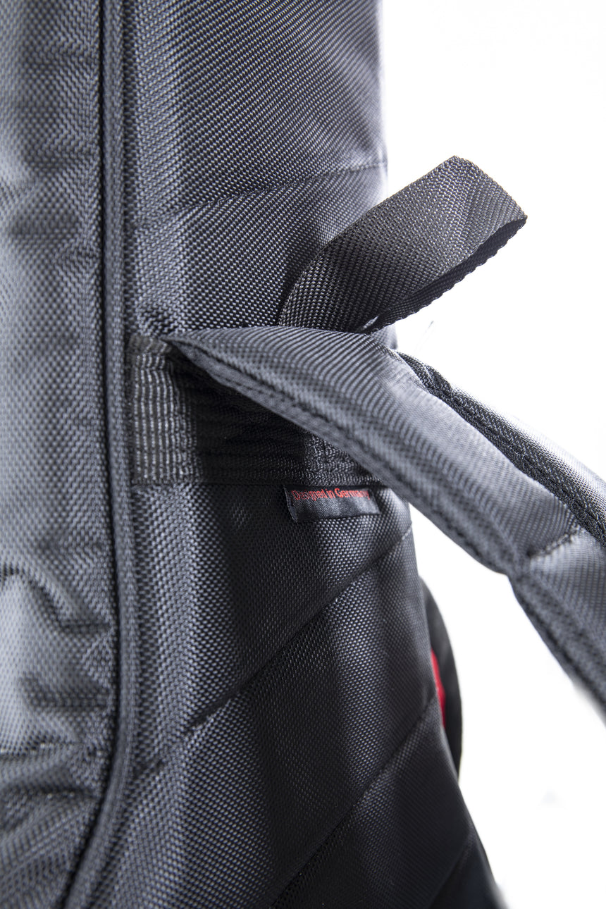 GEWA Cross 30 Konzertgitarrentasche 4/4 215.505, schwarz – Detail der Schultergurte