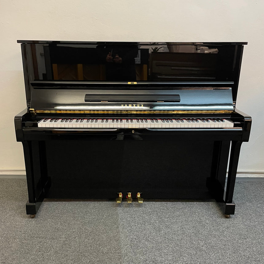 Yamaha U1 Klavier schwarz poliert (gebraucht) - Musik-Ebert Gmbh