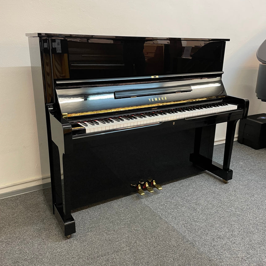 Yamaha U1 Klavier schwarz poliert (gebraucht) - Musik-Ebert Gmbh